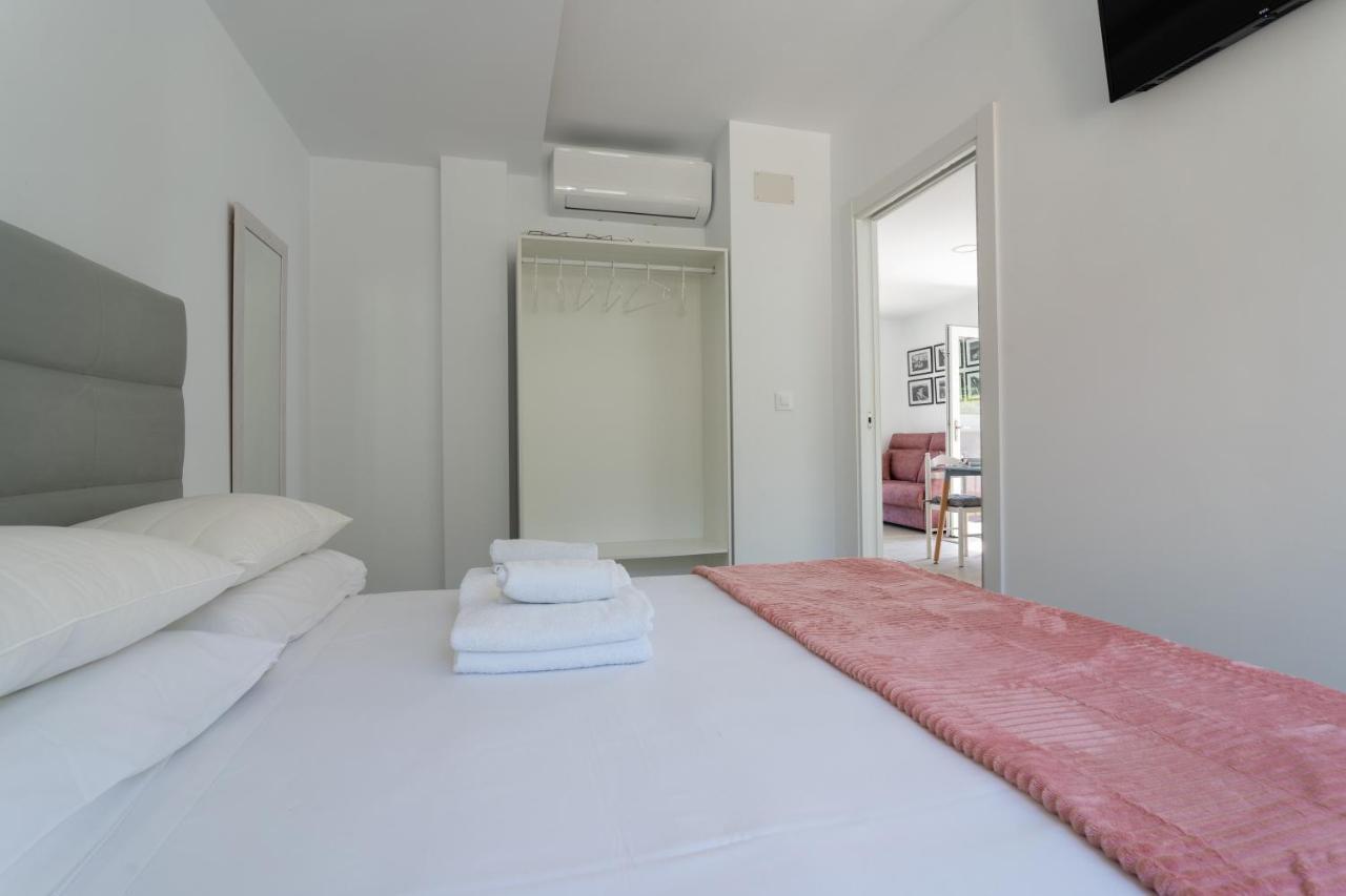 Solpor Galitrips - Apartamentos Corcubión Buitenkant foto